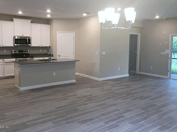 2nd image of 307 Bloomfield Way