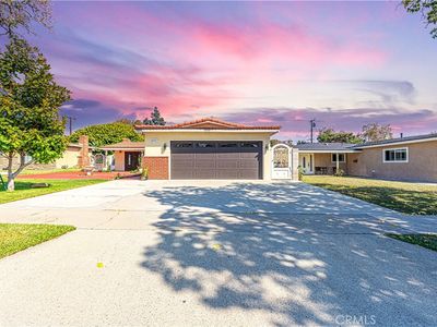 813 N Mantle Ln, Santa Ana, CA, 92701
