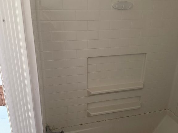 5th image of 1003 Lancaster Pike