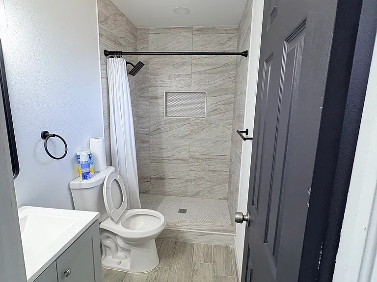 11100 Childress Ave — Photo 11
