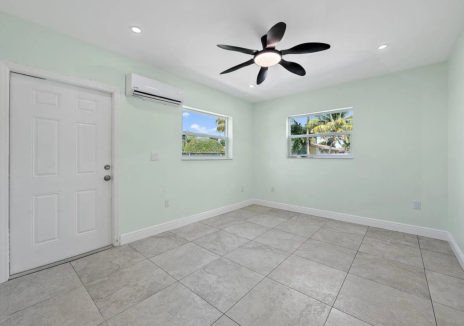 135 E 28th Street, Riviera Beach, FL 33404 — Photo 4