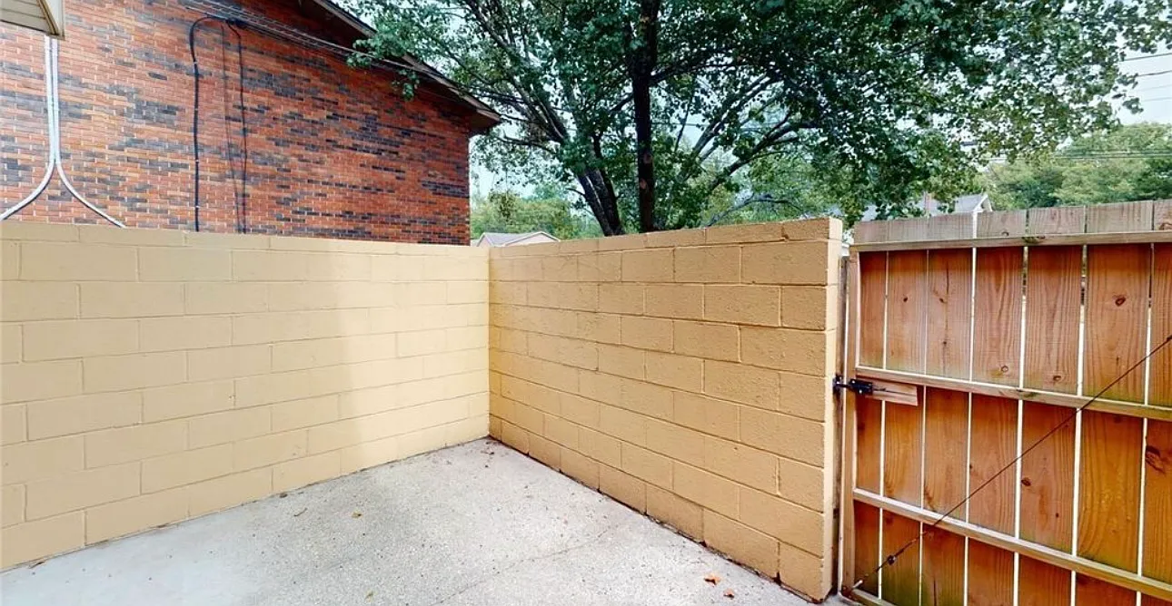 2 bed, 924 sqft, $995 — Photo 3
