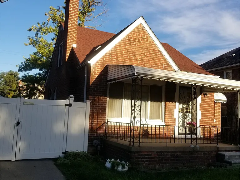 15332 Saint Marys St — Photo 3