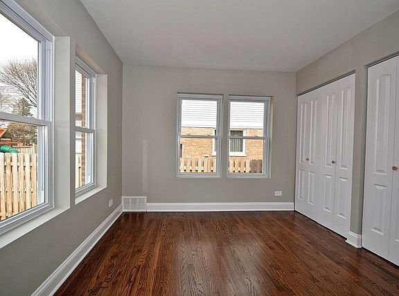 5th image of 10042 S Spaulding Ave