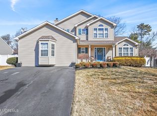 21 Sun Hollow Rd, Howell, NJ 07731