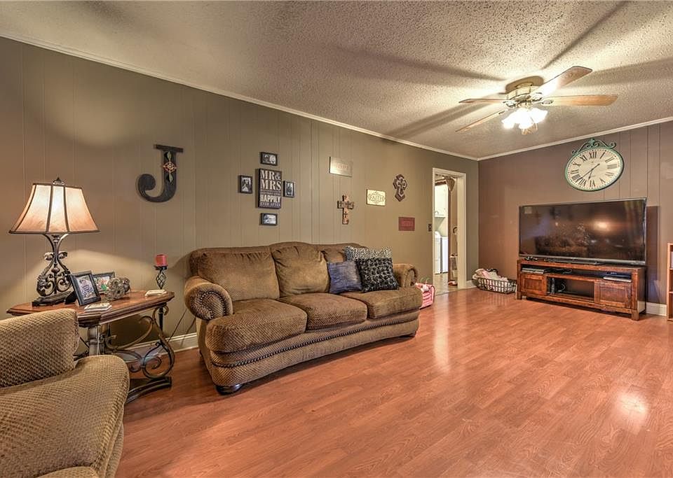 1st image of 1118 Harrington Dr