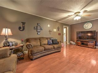 1118 Harrington Dr, Moore, OK 73160