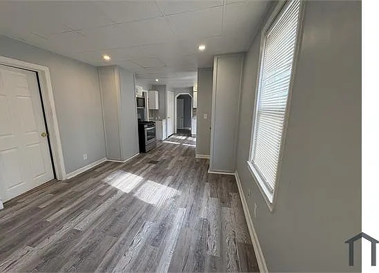 3 bed, 825 sqft, $1,250 — Photo 3