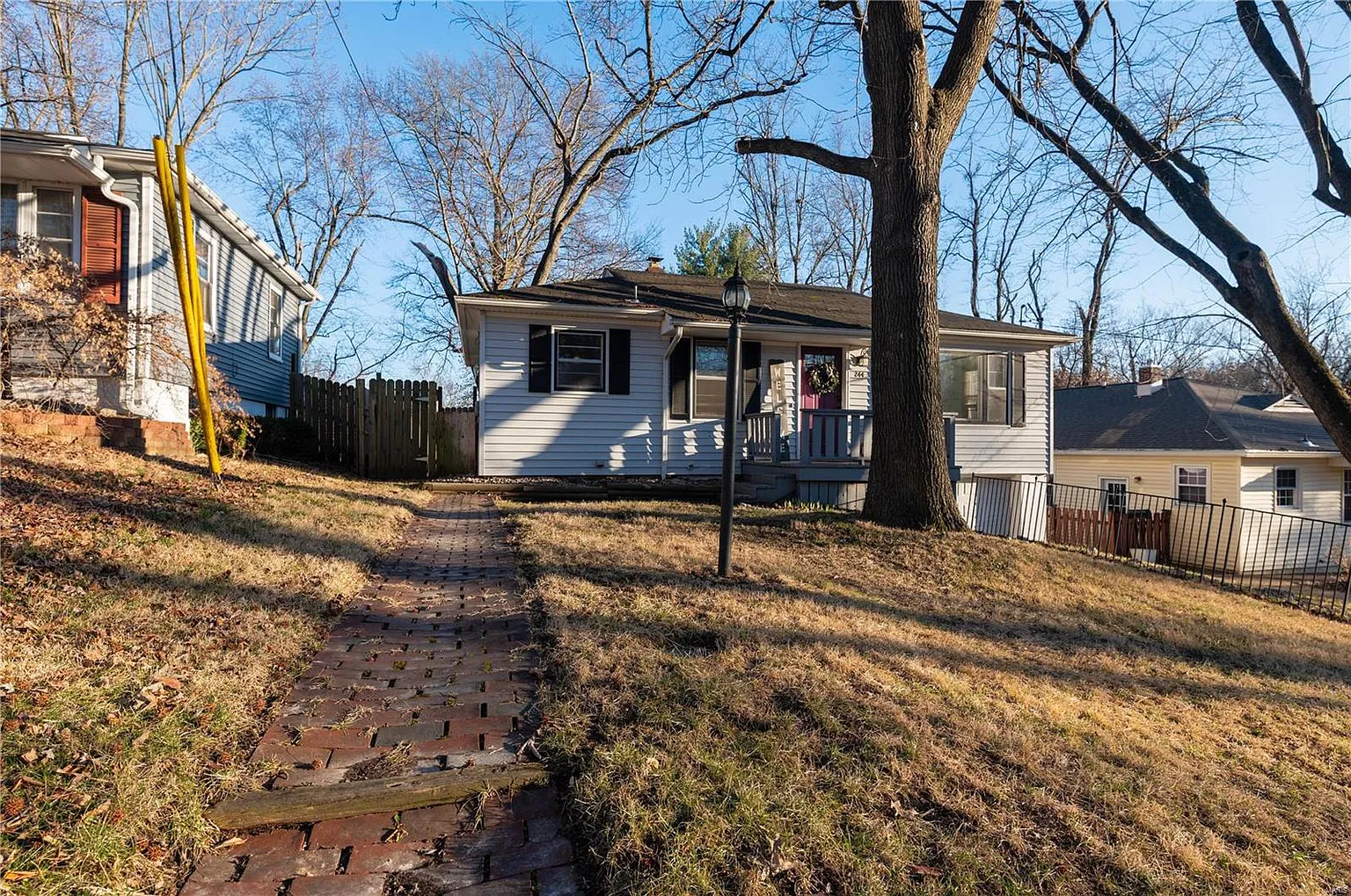 244 Lincoln St photo 1