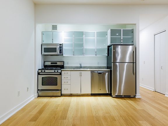 3rd image of 37 Wall St APT 2M