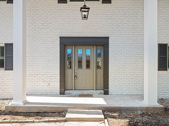 2nd image of 114 Fieldstone Dr