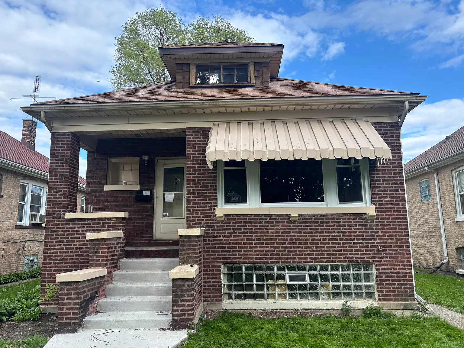 S 10th Ave, Maywood — Photo 2