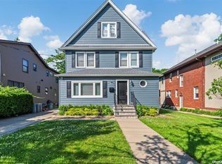 70 Grove Ave, Cedarhurst, NY 11516