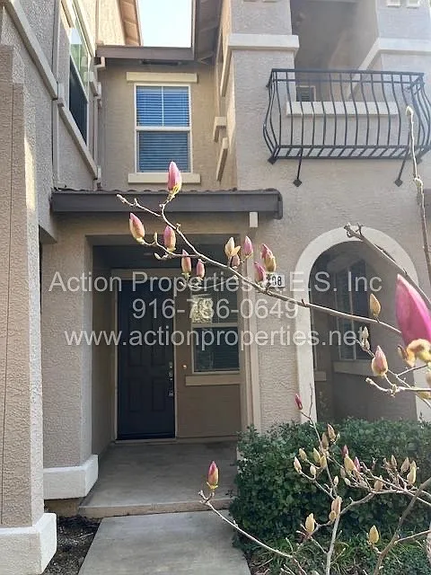 3 bed, 1520 sqft, $2,450 — Photo 2
