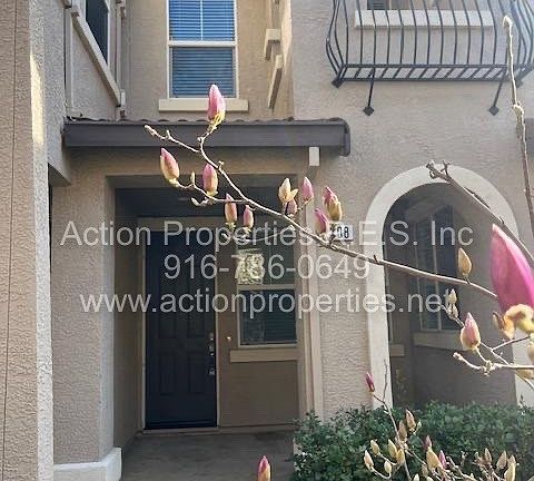 2nd image of 2308 Las Palomas Loop