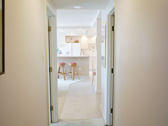 4th image of 527 N Boardwalk Unit 512