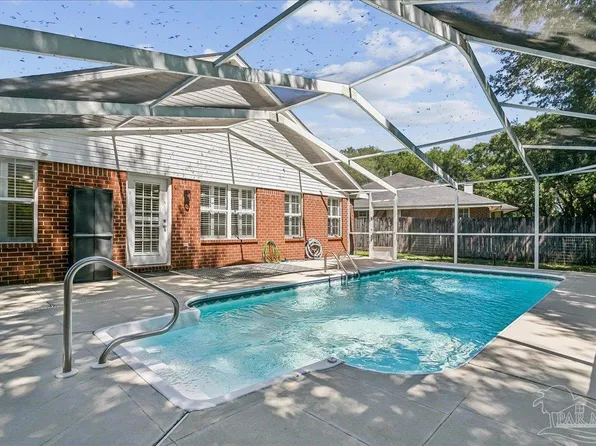 1374 Mazurek Blvd, Pensacola, FL 32514
