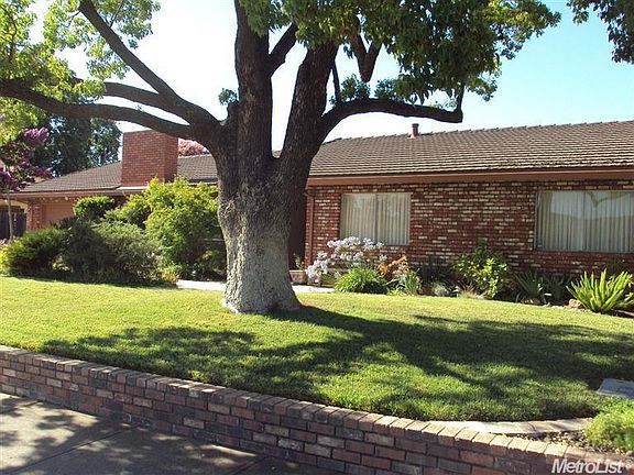3rd image of 8931 Plaza Park Dr