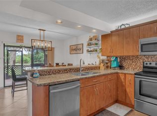 11854 SW 13th Ct, Davie, FL 33325