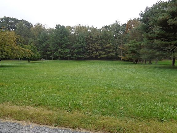 3rd image of 2 Chapel Dr