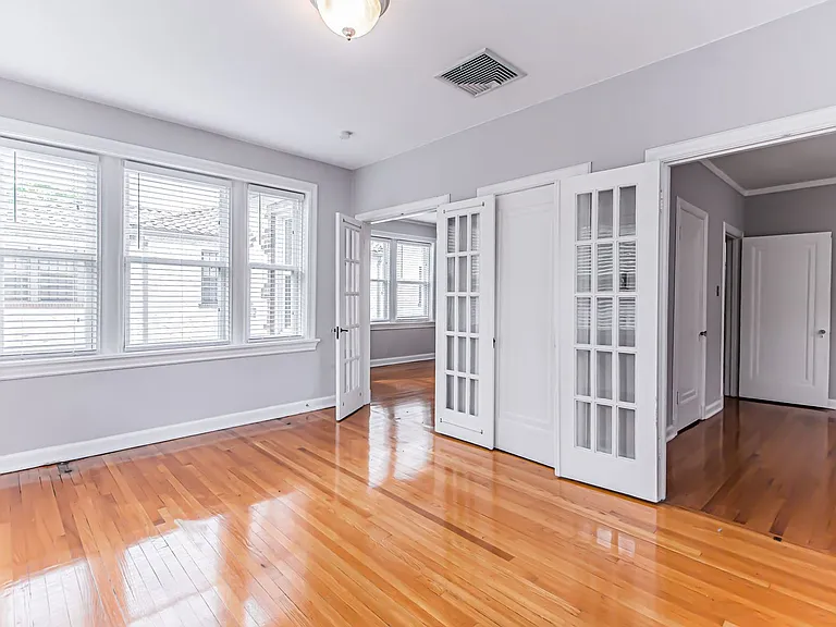 (292) 7366 Pershing — Photo 19
