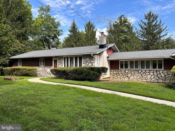 1502 Upper Greenbriar Rd, Wilmington, DE 19810