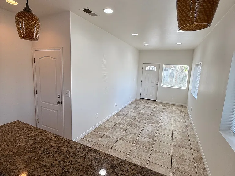 3659-61 S Bonita St #6 — Photo 5