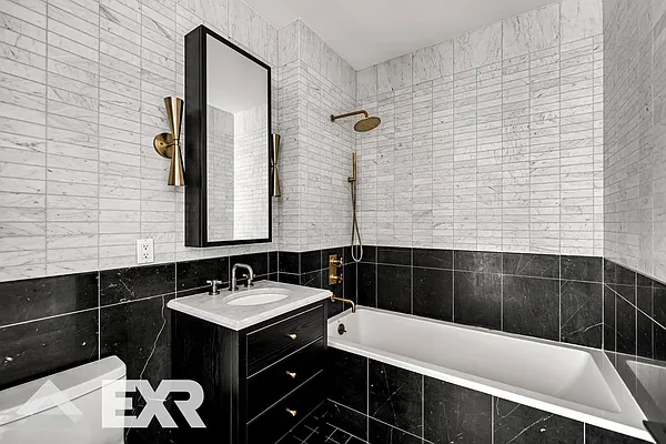 Bathroom, photo 1