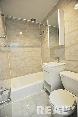 Rented by REAL New York | media 18