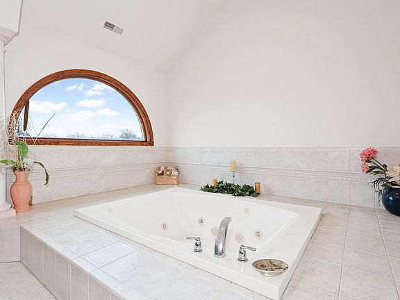 5th image of 18403 Dartry Dr