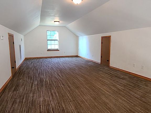 5th image of 210 Stinson Ln