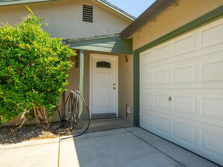 10498 Mills Tower Dr — Photo 22