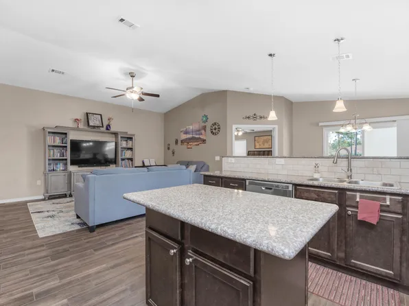 8189 Sierra St, Navarre, FL 32566