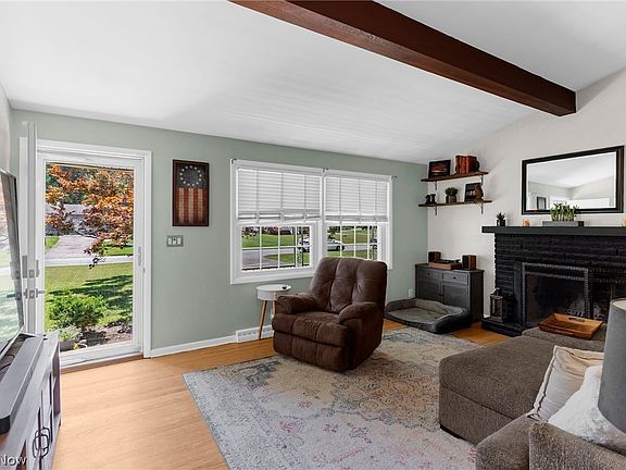 4th image of 4286 Woodleigh Ln