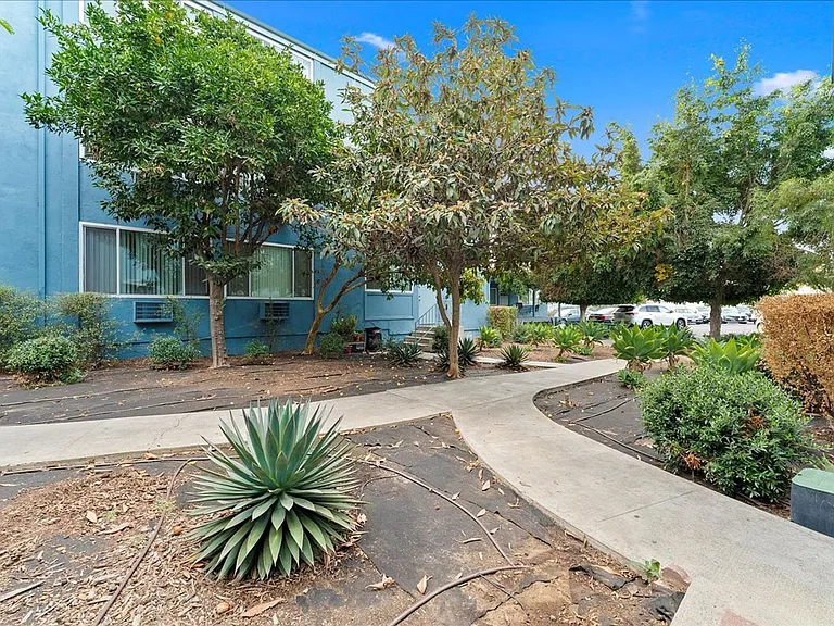 2736 Pomeroy Ave — Photo 11