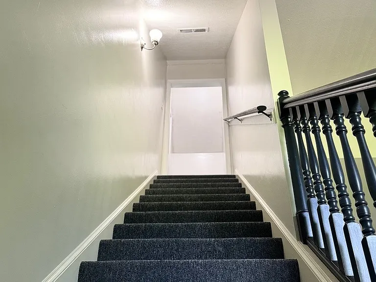 334 Meadowland Dr — Photo 8