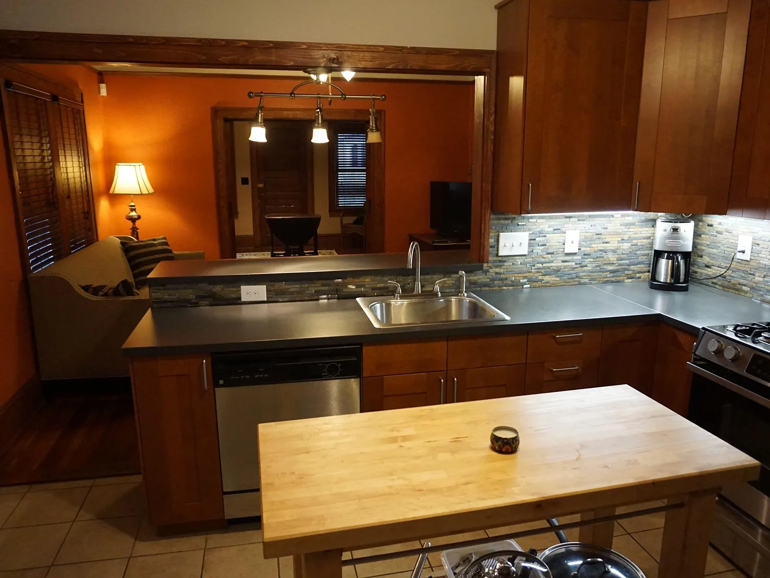 3 bed, 1206 sqft, $2,500 — Photo 4