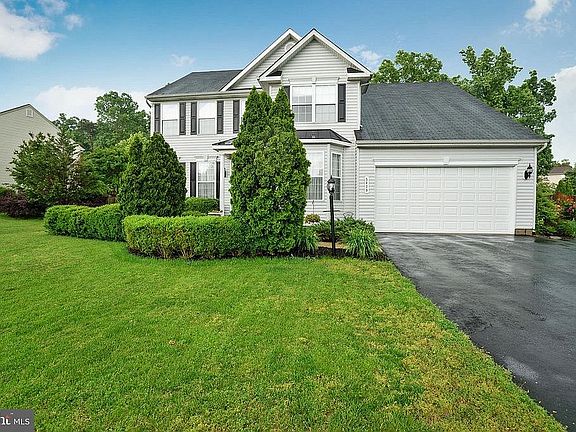 3rd image of 5429 Quaint Dr