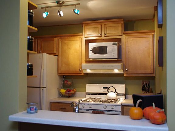 4th image of 1926 Prairie Sq APT 316