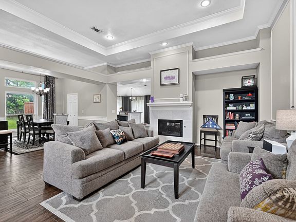 3rd image of 2365 Glen Ridge Dr