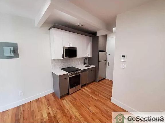 4th image of 1365 Teller Ave #1D