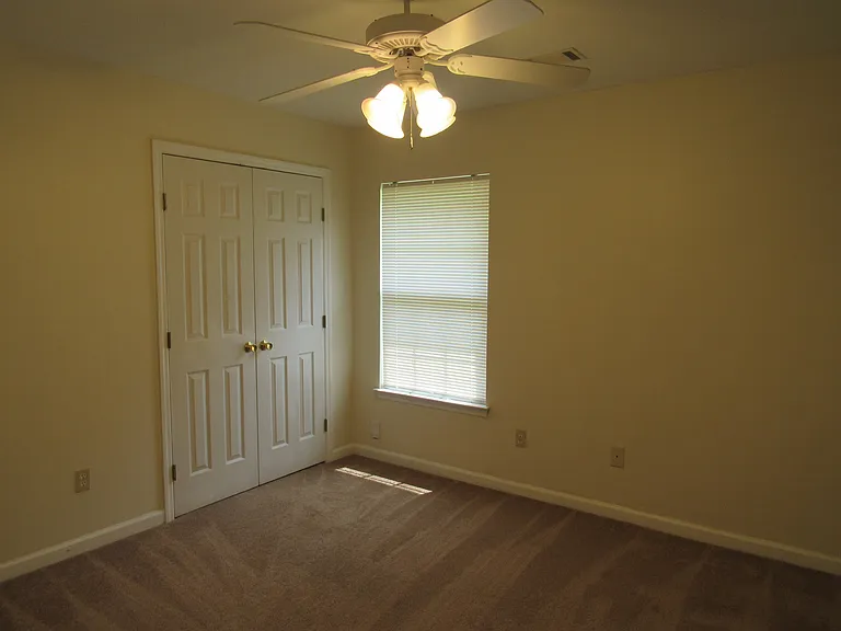 307 Starling Dr — Photo 12