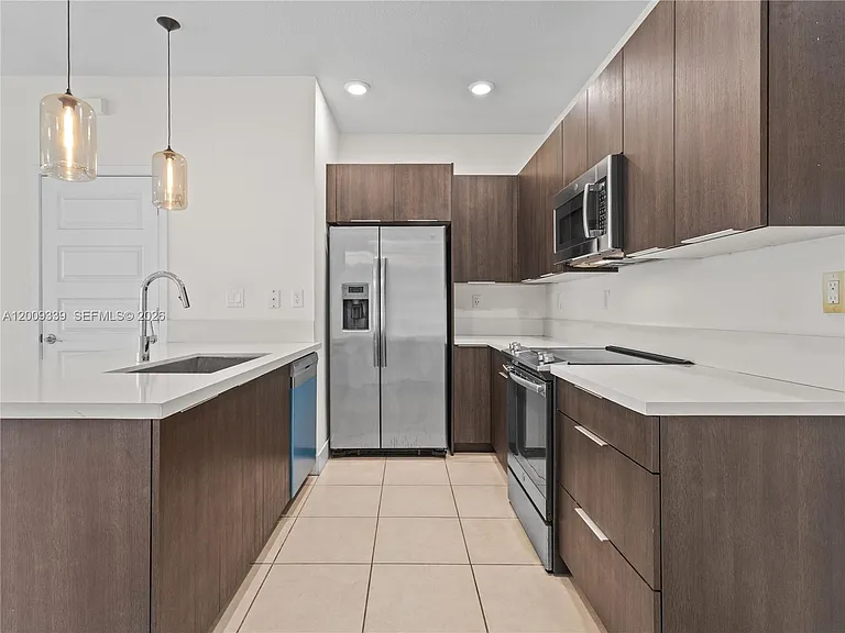 8382 NW 51st Ter #8382 — Photo 3