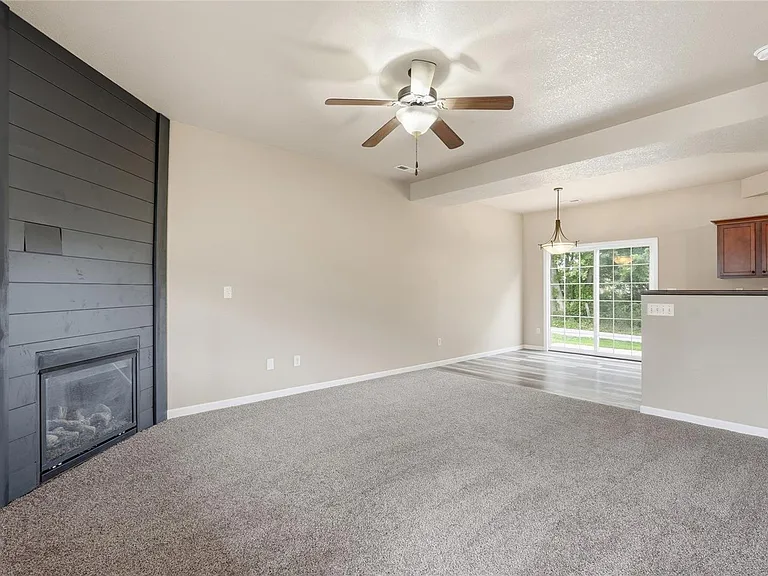 1694 Burr Dr — Photo 5