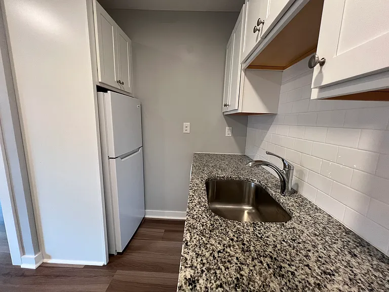 5326 Fifth Avenue #25