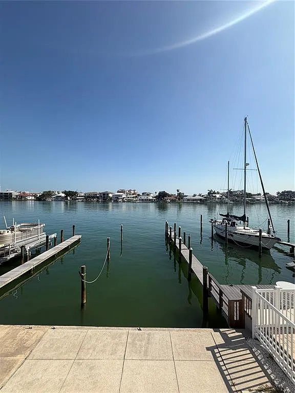 2 bed, 2.5 bath, 1566 sqft, $3,750 — Photo 2