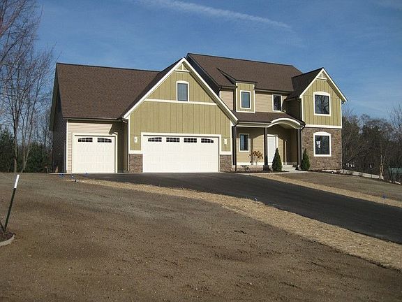 4th image of 9450 Arrowcrest Dr NE