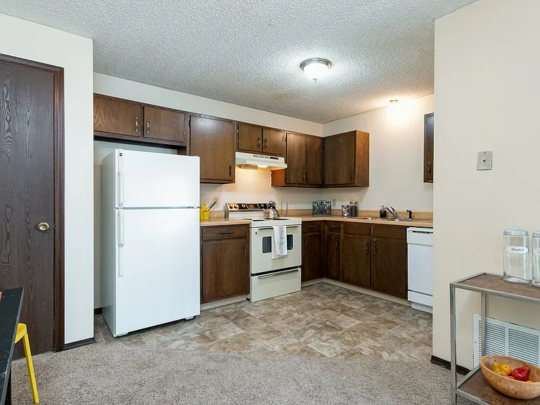 1524 McCain Ln — Photo 6