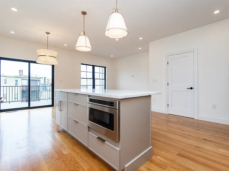 165 Campbell Ave #2 — Photo 19
