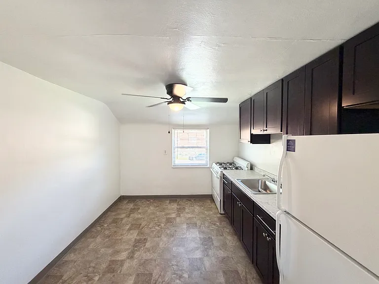 125 Walnut St #3 — Photo 7